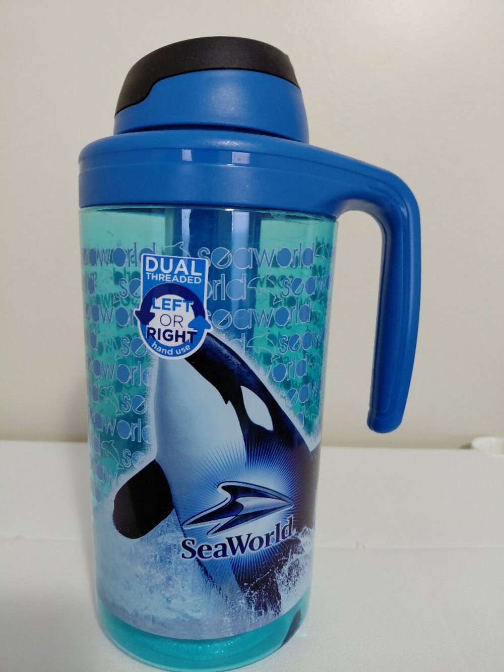 SeaWorld Dual Threaded Water Bottle